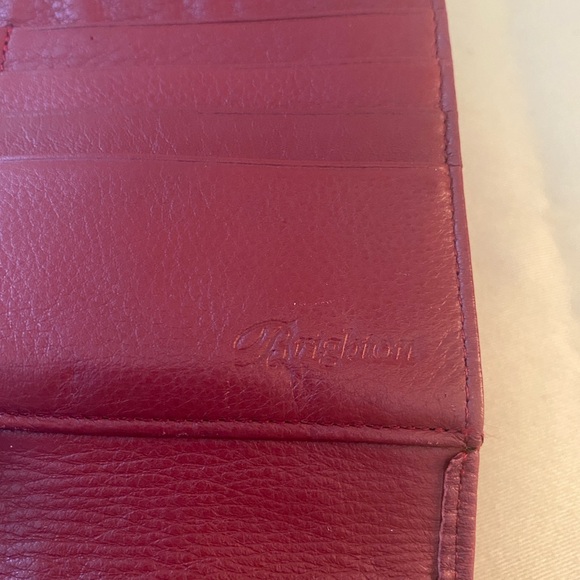 Beautiful and Elegant Brighton Red Leather Women's Bag - Picture 5 of 11